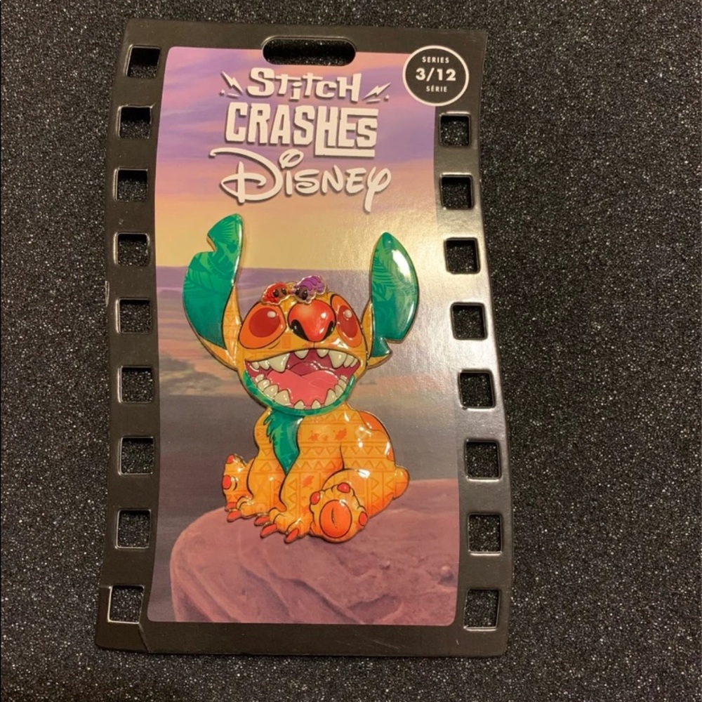 Stitch crashes Jumbo Disney pin.